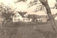 Altes Wohnhaus mit Werkstatt